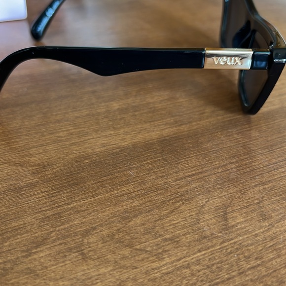 Veux Sarah’s Day Sunnies - Picture 3 of 6